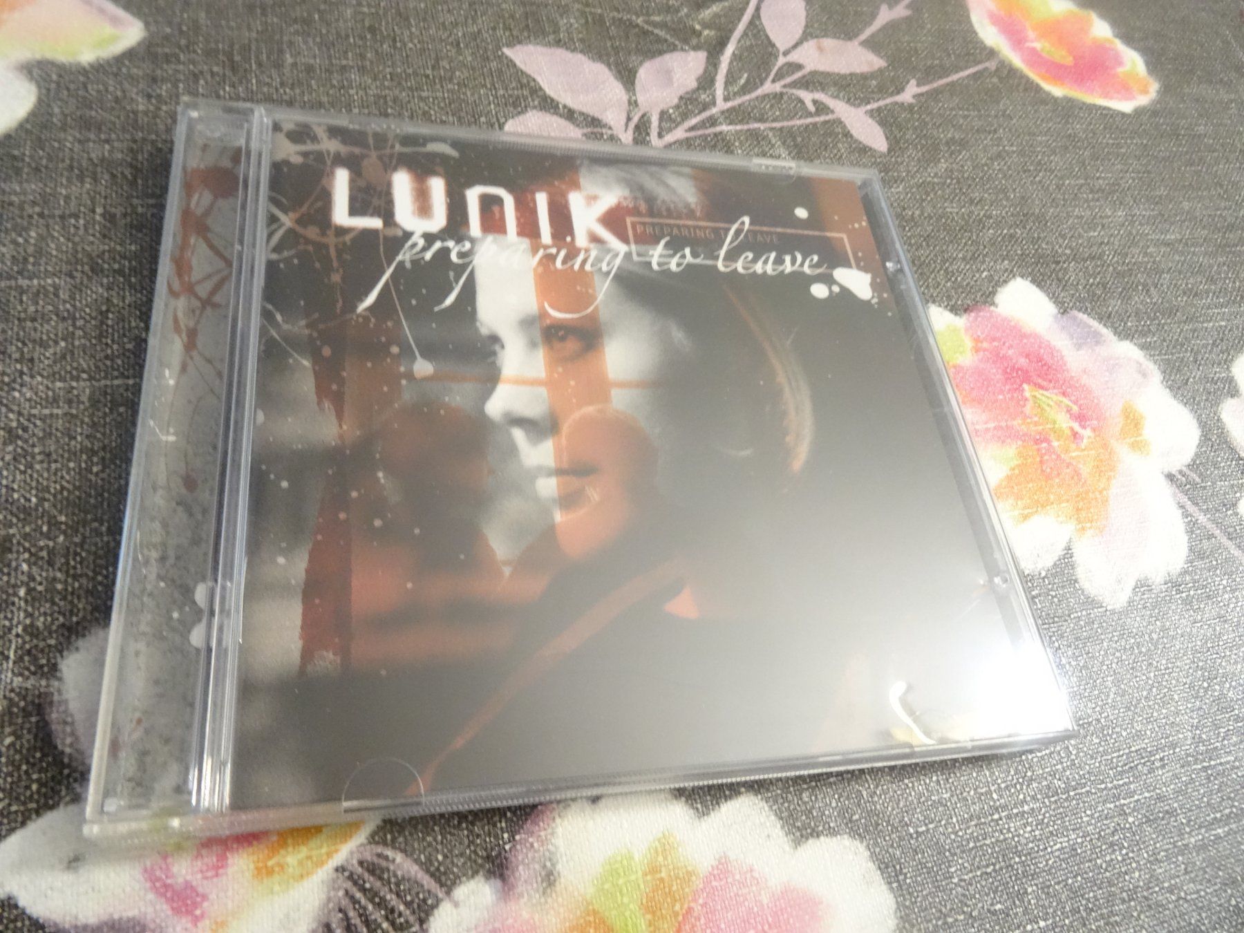 CD: Lunik - Preparing to leave CD – Usato da Olten venduto da Disc-Ausverkauf