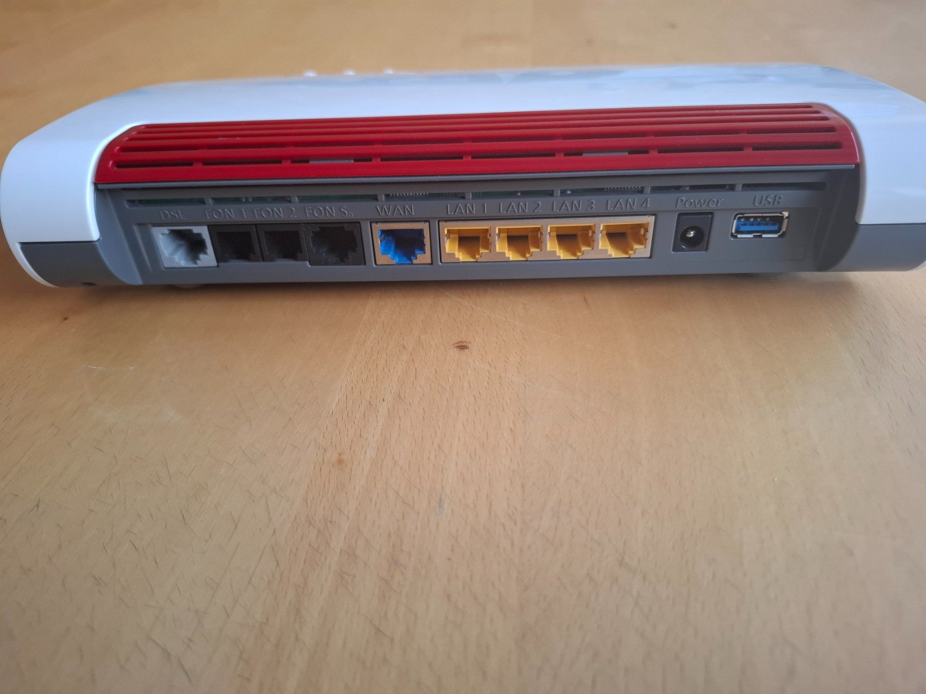 Fritz Modem & Router: FRITZ!Box 7590 – Usato da Brügg BE venduto da POU-BELLE 1