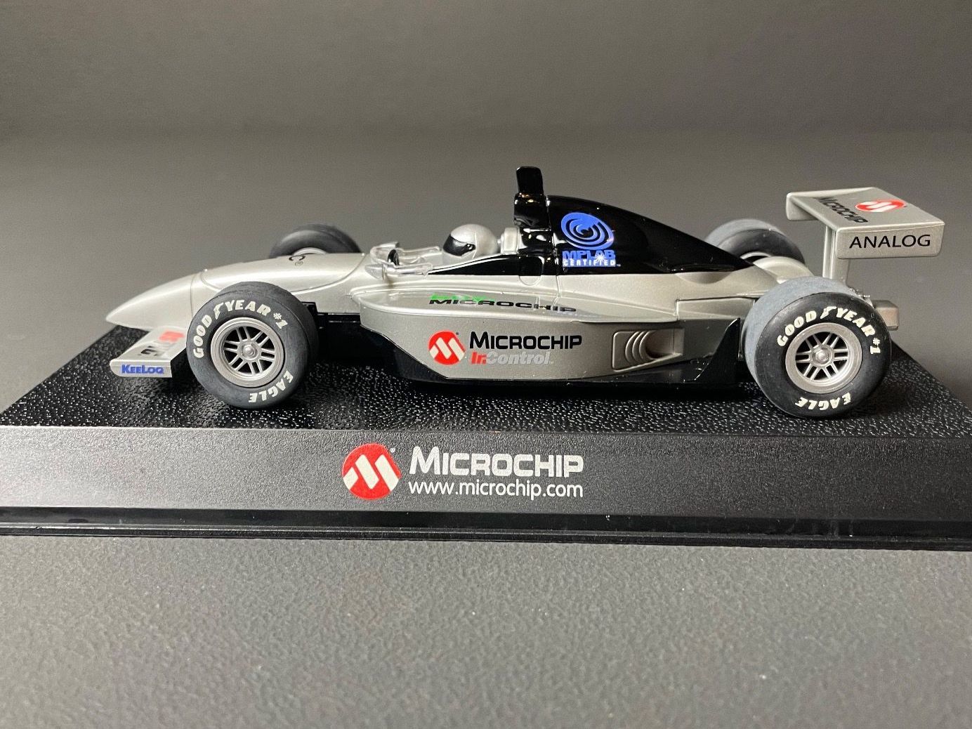 Carrera Piste: Scalextric C2627 MICROCHIP Dallara Indy #1 Extremely Rare! – Nuovo (secondo la descrizione) da Genthod venduto da lightyear63