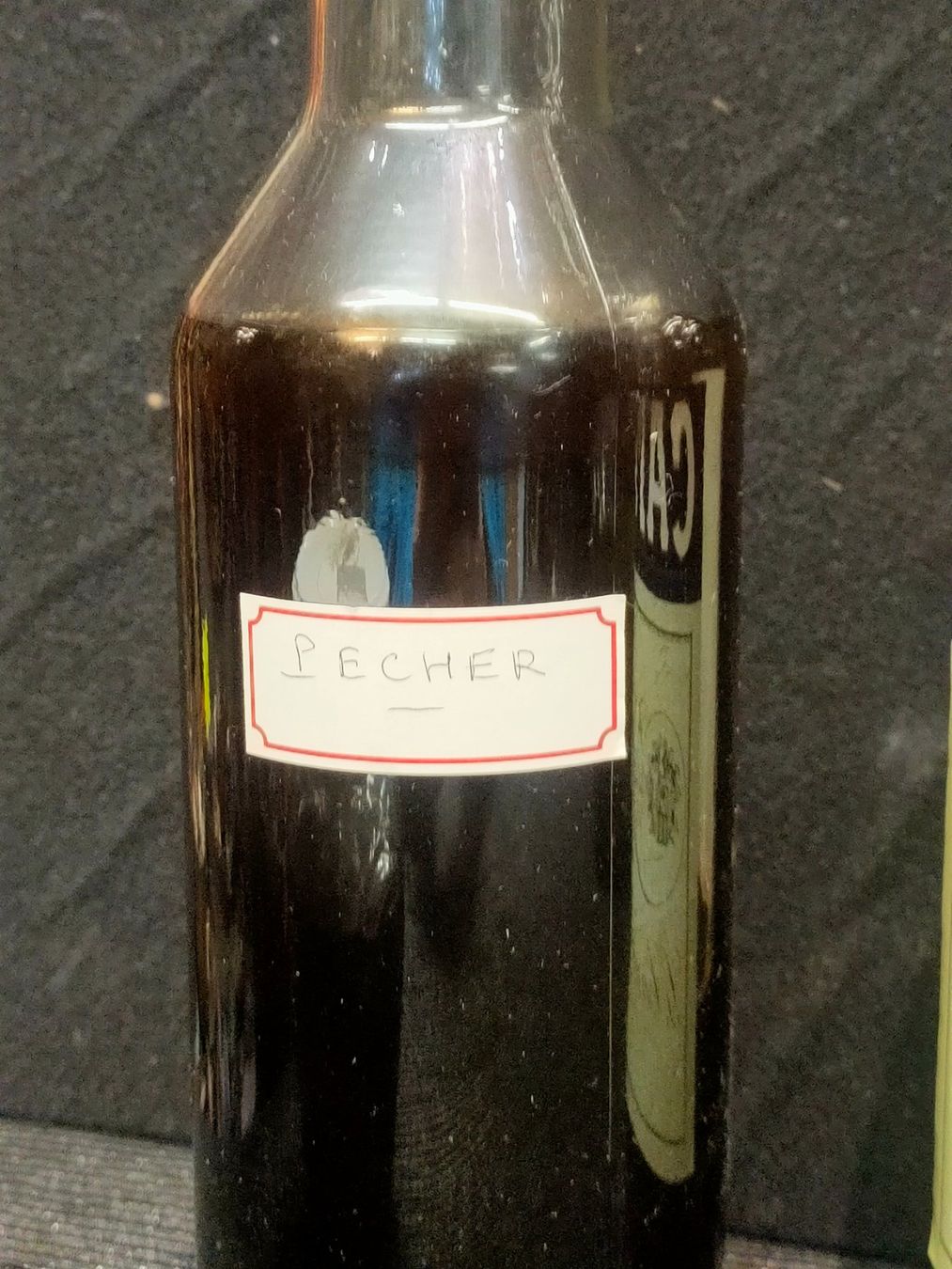 Bevande alcoliche: LOT 8 BOUTEILLES D'ALCOOL DIVERSES – Usato da Genève venduto da Leboucheoreilles 2