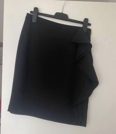 Schwarzer Rock von Zara Basic, Grösse M, Top Zustand