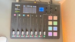 Rodecaster pro mit Rode PodMic und PSA1+ Studioarm