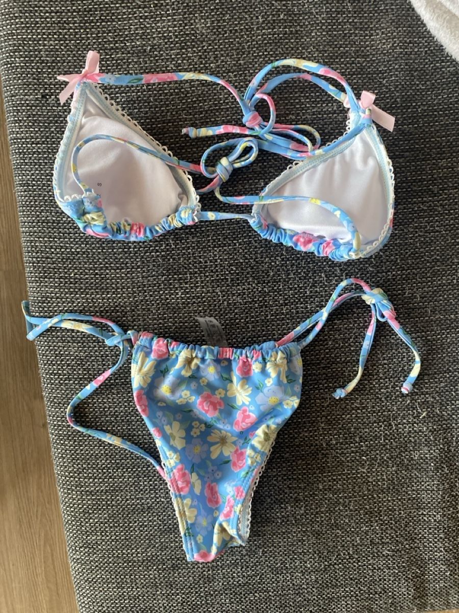Badekleider & Bikinis: Blauer Bikini mit Blumenmuster, Grösse S, ungetragen – Neu und originalverpackt aus Steckborn von Amandabraun96 3