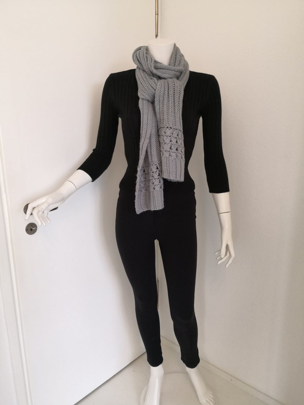 Foulard & Sciarpe: 🤩STRICK-SCHAL HELLGRAU MIT MUSTER – Usato da Olten venduto da Naja-Twins-Twins 5