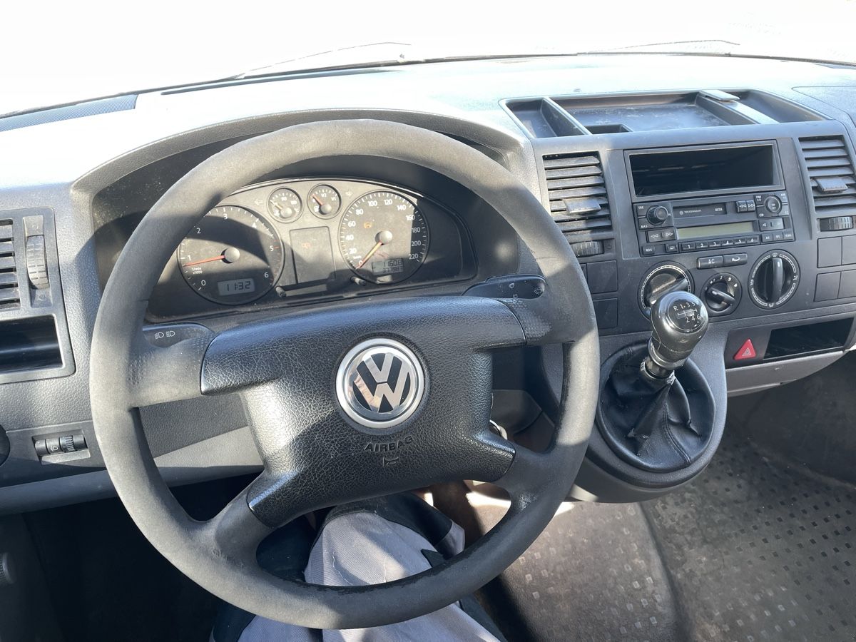 VW Automobili: VW T5 2.5 TDI  4 Motion – Difettoso da Mönchaltorf venduto da Cooltomike 9