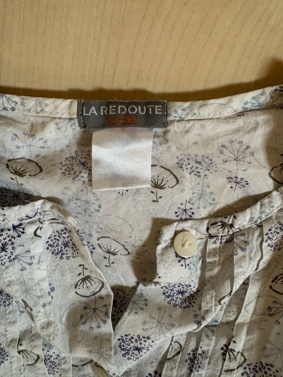 Blouses, T-shirts & Tops: 2 Blusen Grösse 122  – D'occasion à Buchrain par Sisi83 5