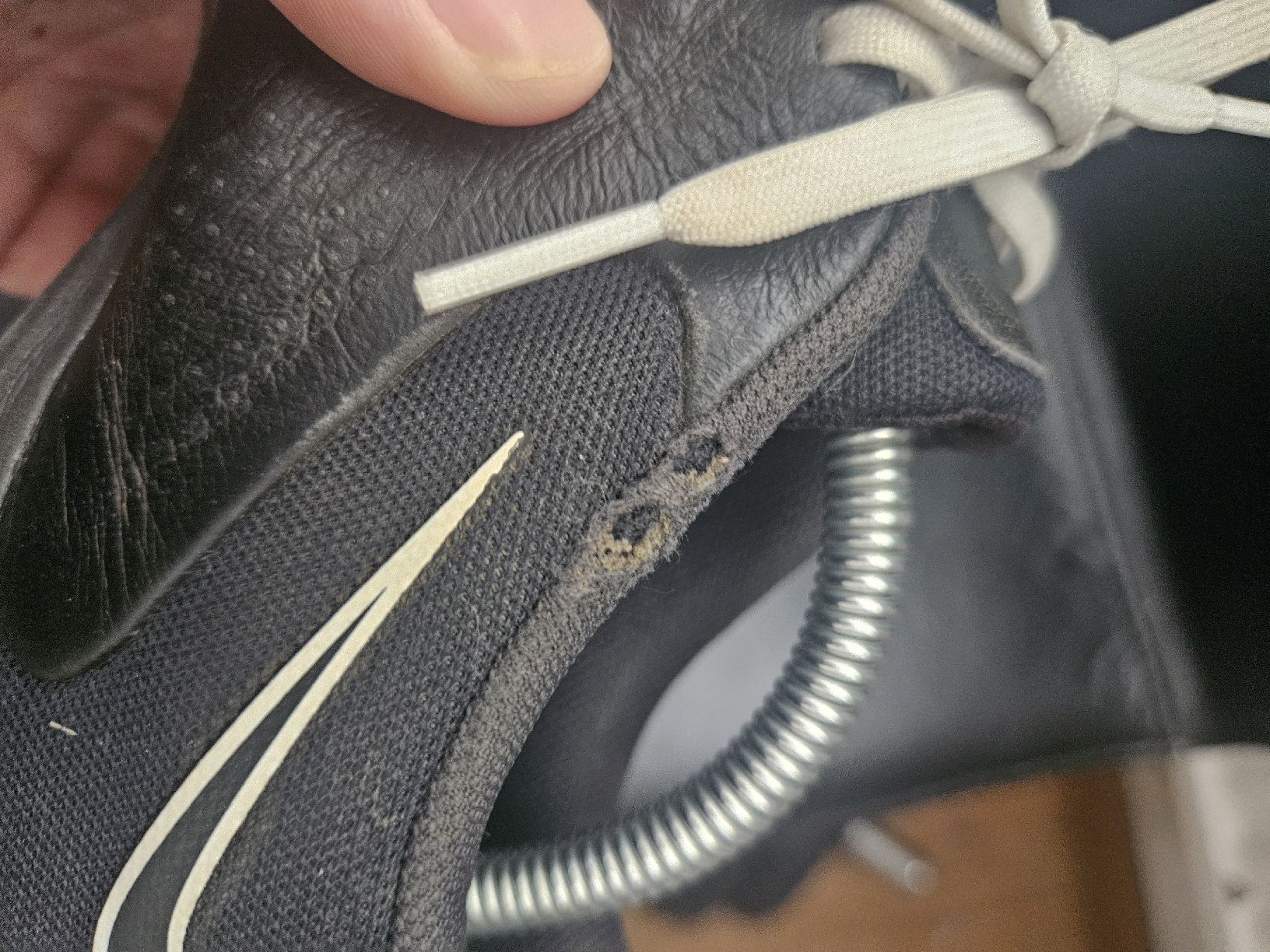 Nike Herrenschuhe: Nike Tiempo Hallenschuhe Gr 42.5 – Gebraucht aus Emmenbrücke von TopGato 3