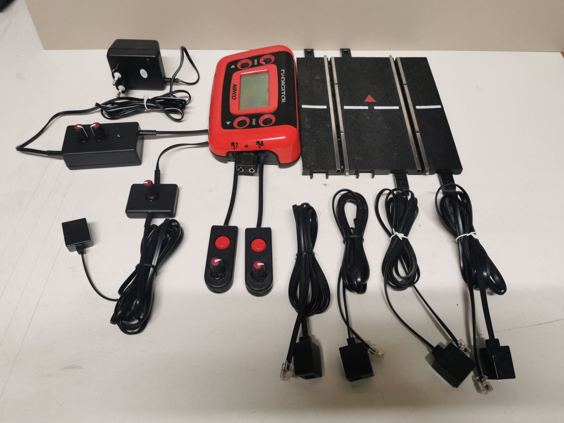 Ninco Piste: Ninco Digital Geschwindigkeitsbegrenzer – Usato da Winterthur venduto da Lonpos1 2