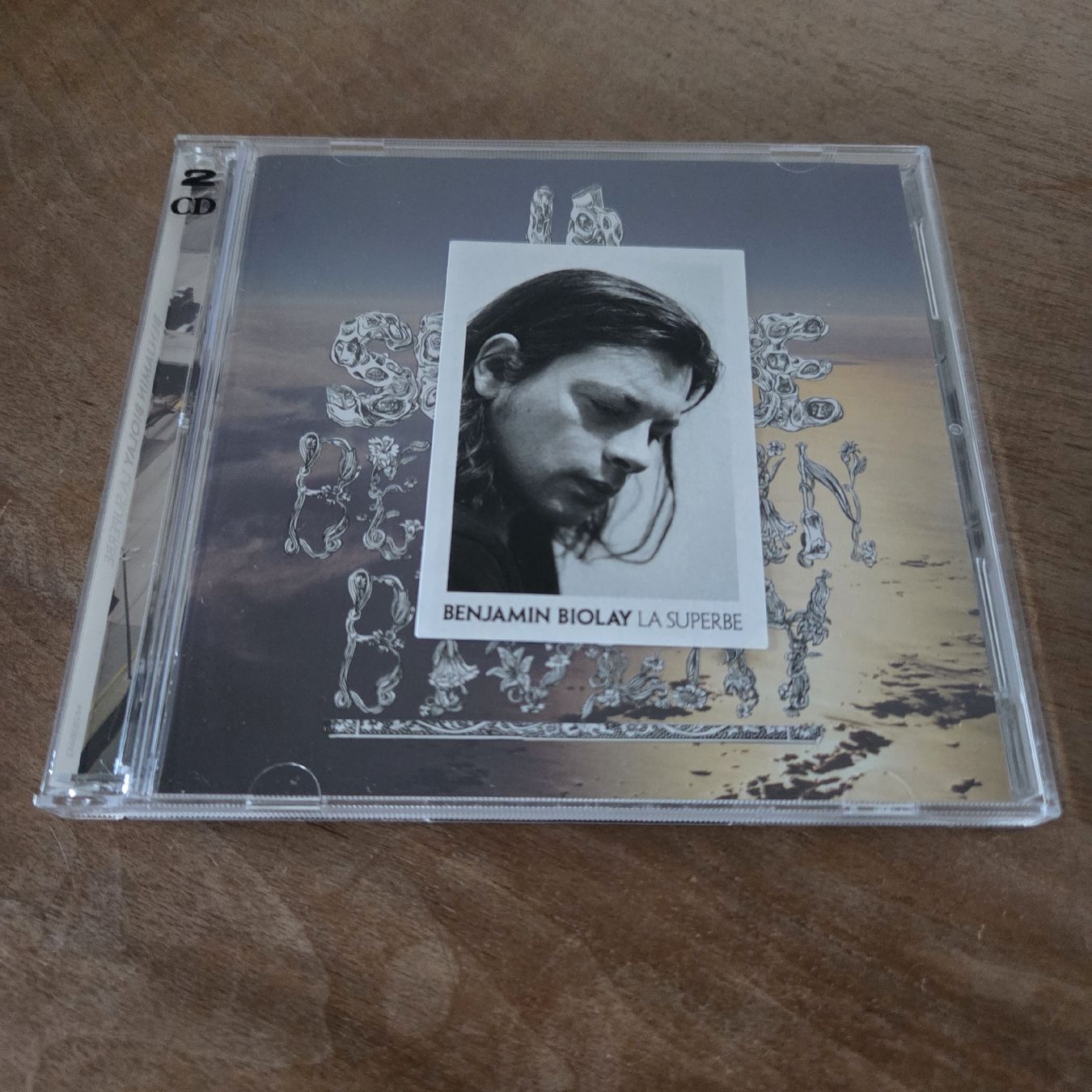 CD: Benjamin Biolay - La Superbe - 2 CDs – Nuovo (secondo la descrizione) da Olten venduto da clayrout