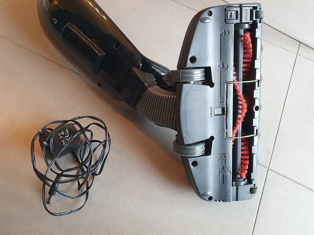 Aspirapolveri & Accessori: Aspirateur balai 2 en 1 – Usato da Chavornay venduto da er_yy7k 3