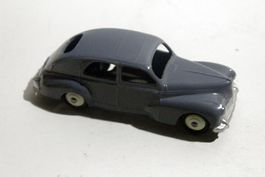 DINKY TOYS Peugeot 203, schönes, orignales Modell, grau