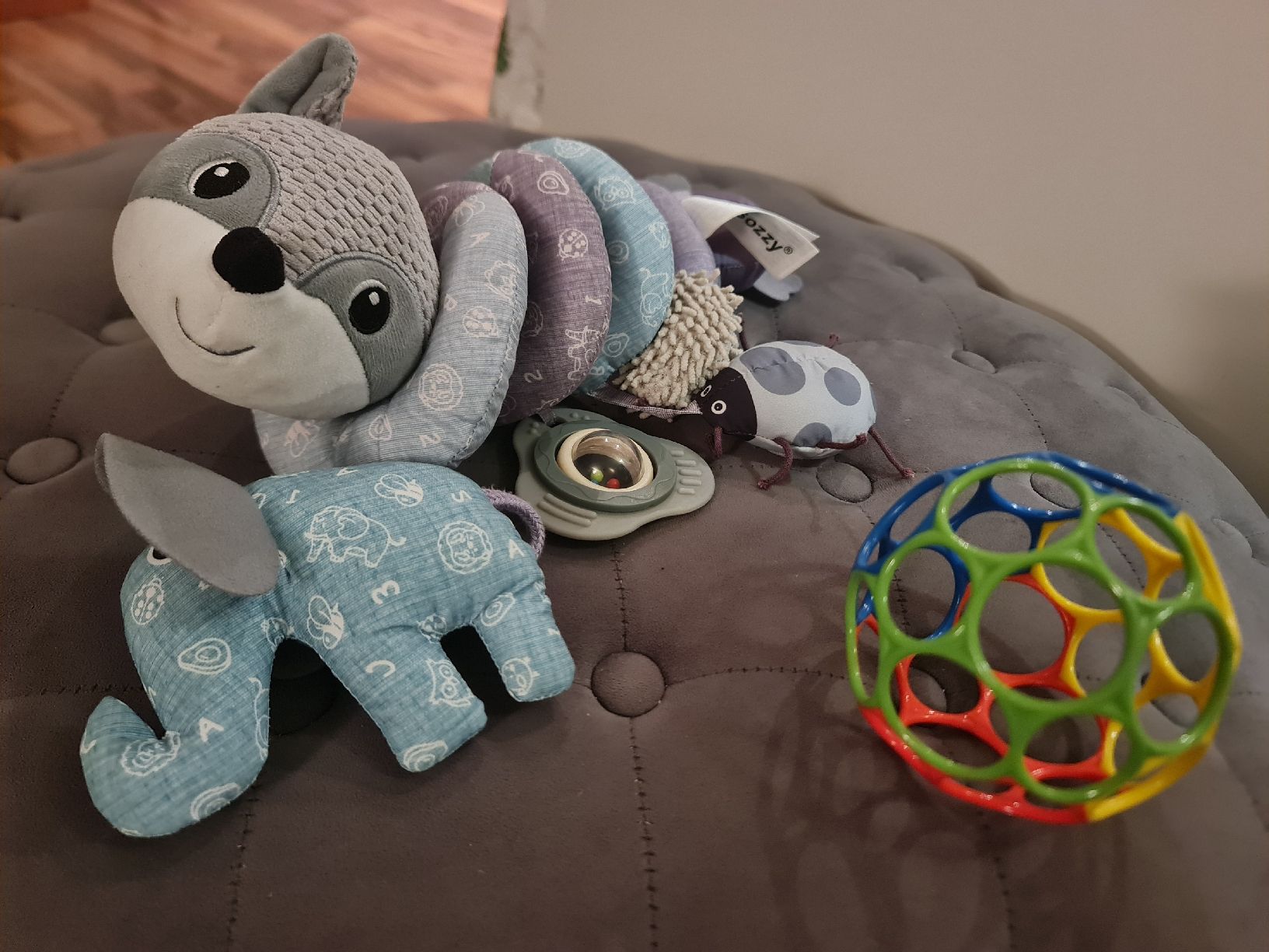 Spielzeuge: Tolles Babyspielzeug Set – Gebraucht aus Noflen BE von vco_hnn7