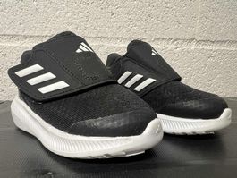 Baskets bébé ADIDAS neuves (T22) - jamais courues !