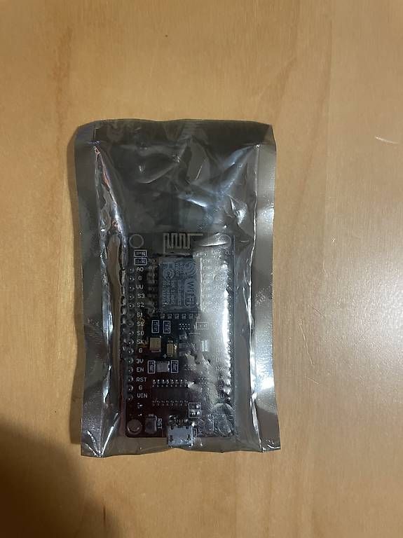 Componenti elettronici: NodeMCU-Entwicklungsboard mit ESP8266-Chip – Nuovo e nell'imballaggio originale da Meilen venduto da lor_6xym 3