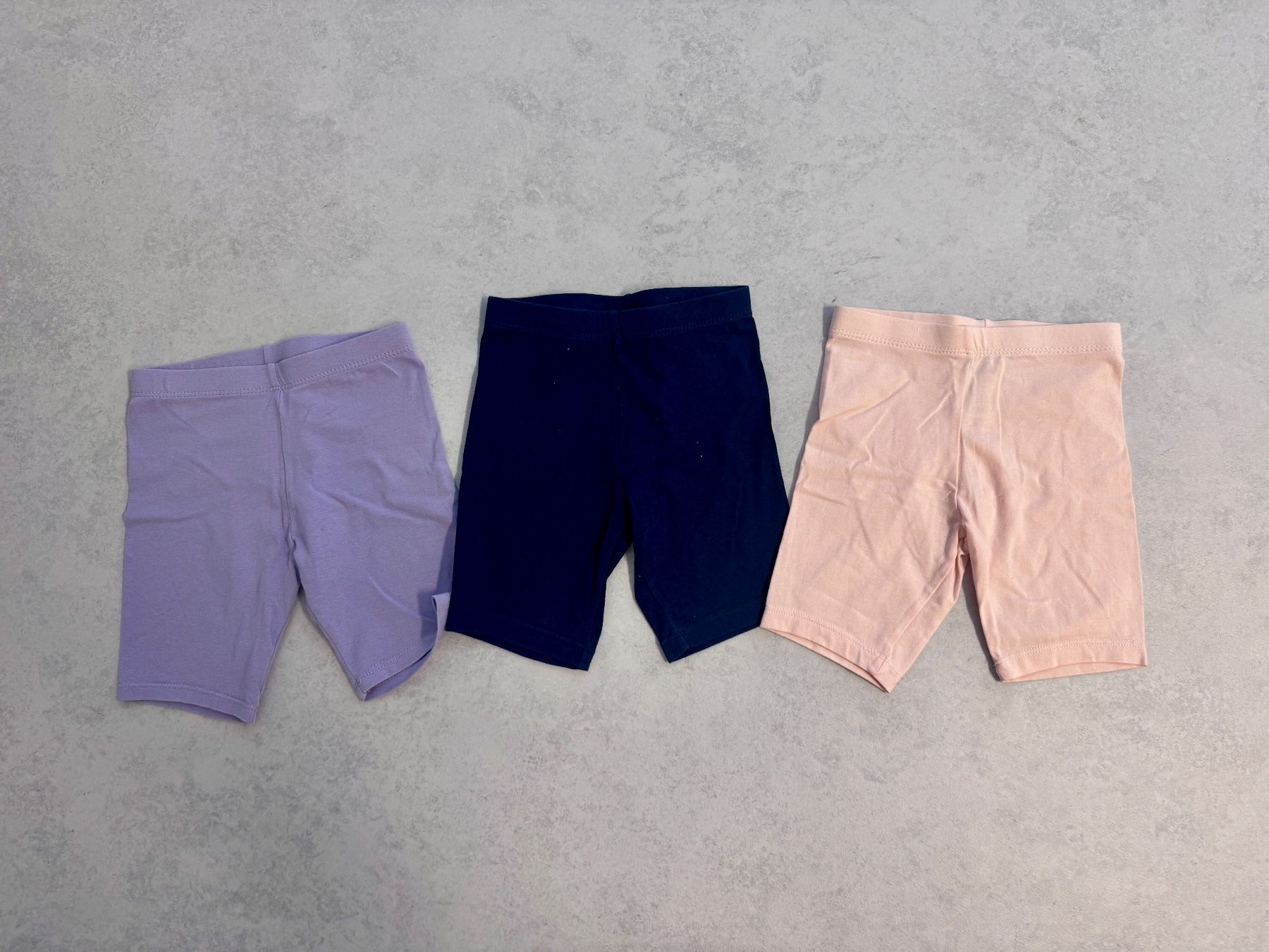 Kleiderpakete & -sets: Radler Leggings Grösse 116 – Gebraucht aus Bonaduz von lut_6rts