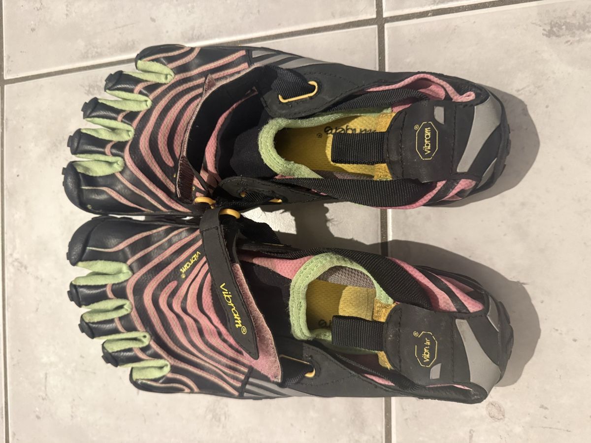 Vibram Chaussures hommes: Vibram Fivefingers Gr.40 – D'occasion à Bern par kwa_pyt9