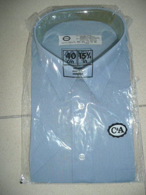 C&A Camicie: NEUES verpacktes Hemd von C & A in hellblau – Nuovo e nell'imballaggio originale da Baar venduto da negombo