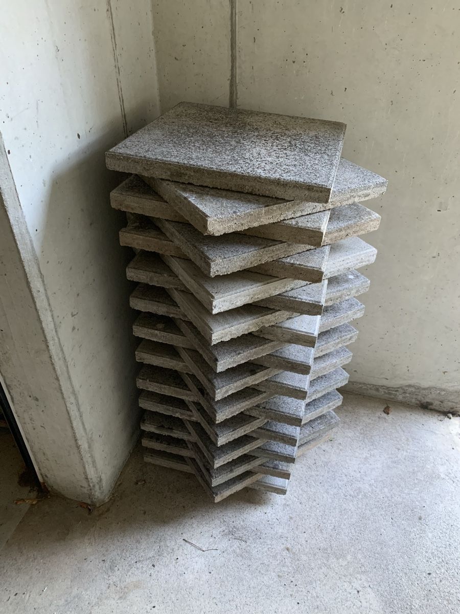 Bodenbeläge: Terrassenplatten 50x50 – Gebraucht aus Herisau von the_2fns 1