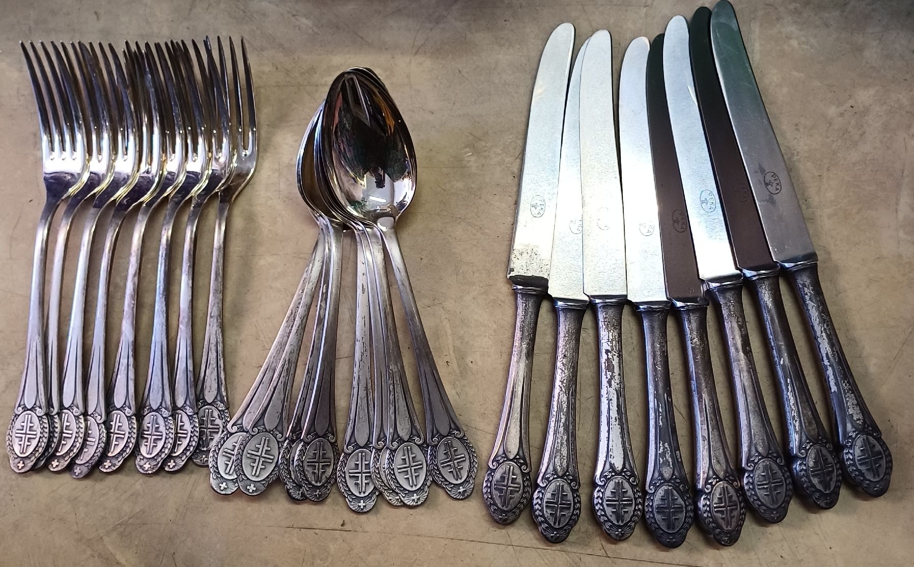 Couverts: Peka Besteck set versilbert 24 teilig – D'occasion à Merenschwand par Brockinell