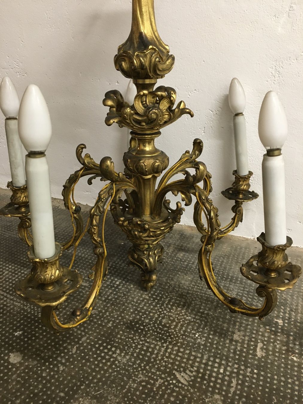 Lampade: Wunderschöner antiker Kronleuchter Louis XV – Usato da Basel venduto da tgrobelnik 1