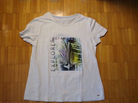 Damen T-Shirt nicht ganz weiss mit Blatt Gr. Ca M