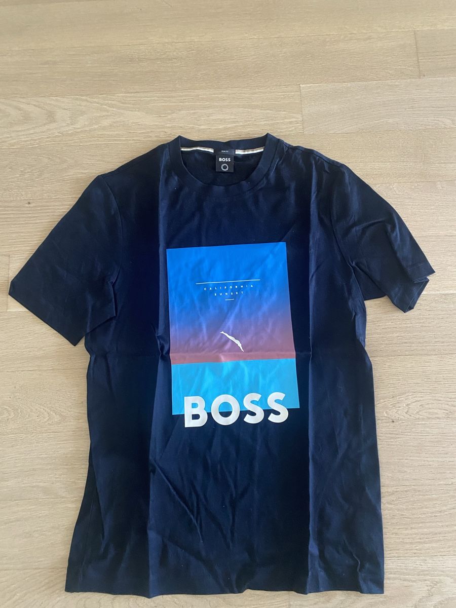 Hugo Boss T-shirt: T-shirt BOSS – Usato da Bussigny venduto da Pauline.dbs