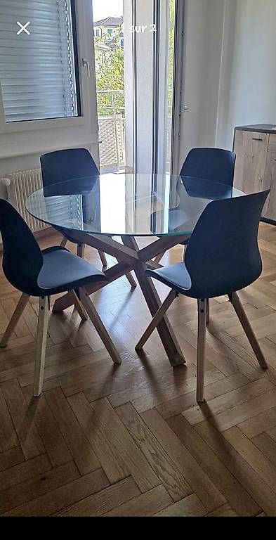 Tavoli: Table Agerby + chaises Junstrop (Jysk) – Usato da Renens VD venduto da ave_298s