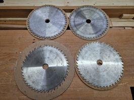4 Nuter / Sägeblätter  D 240 / 1,8 / 30