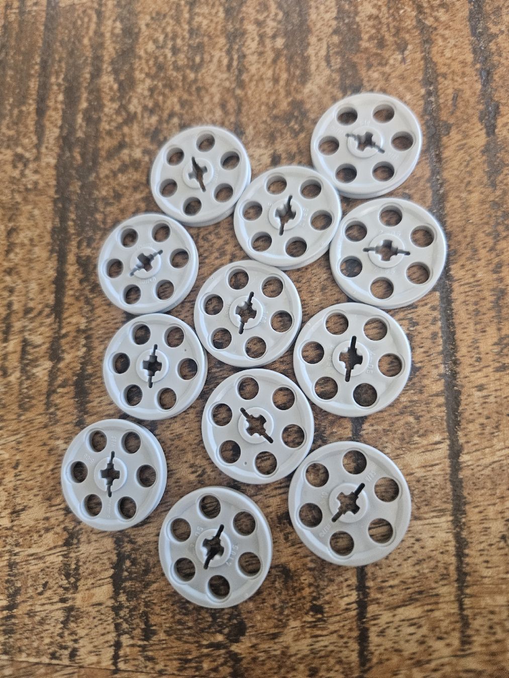Lego Kit di costruzioni: lego 4185 lot de 12 pièces Light Bluish Gray Technic Wedge – Usato da Confignon venduto da Ecrofigs 1