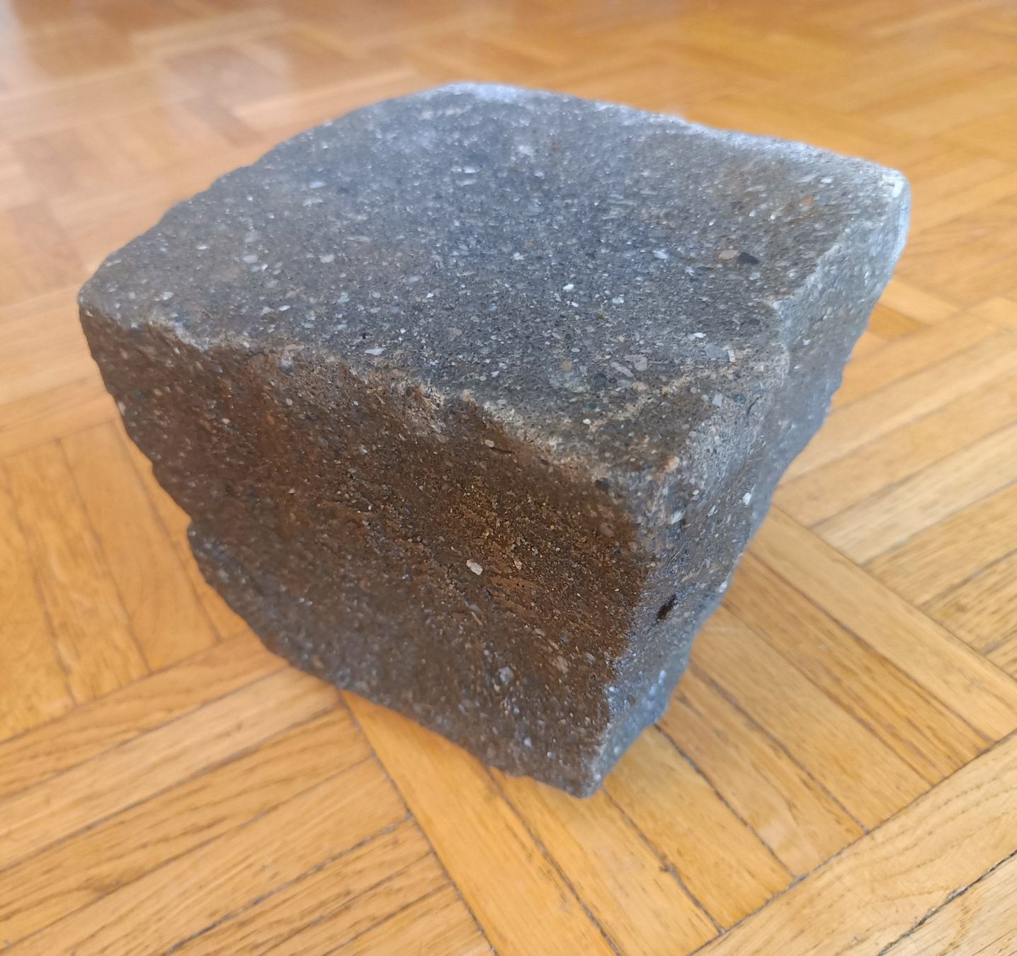 Pierres & tuiles: Original Pflasterstein von vor dem EINSTEIN-Haus in Bern – D'occasion à Büren an der Aare par vivendofeliz