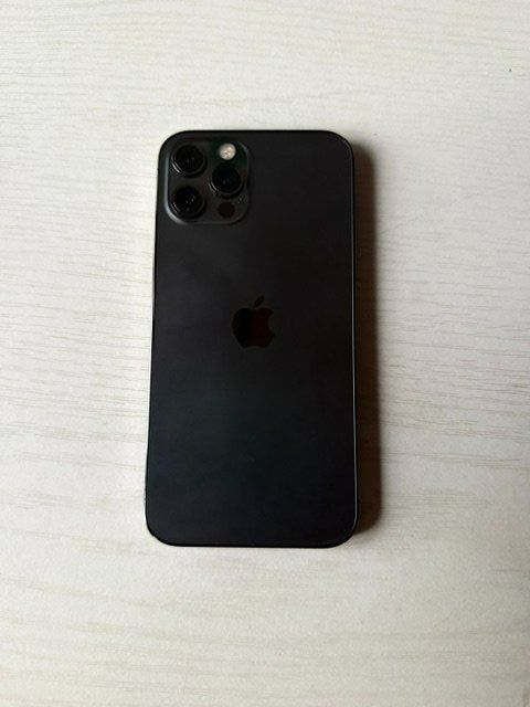 Apple Telefoni cellulari / Smartphones: iPhone 12 pro 128GB – Usato da Unterseen venduto da Uli10 1