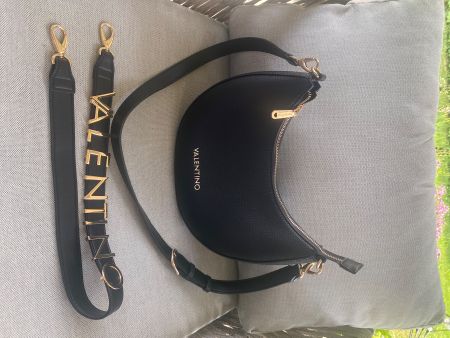 Valentino Tasche Damen Schwarz mit Schmuckriemen Zustand neu