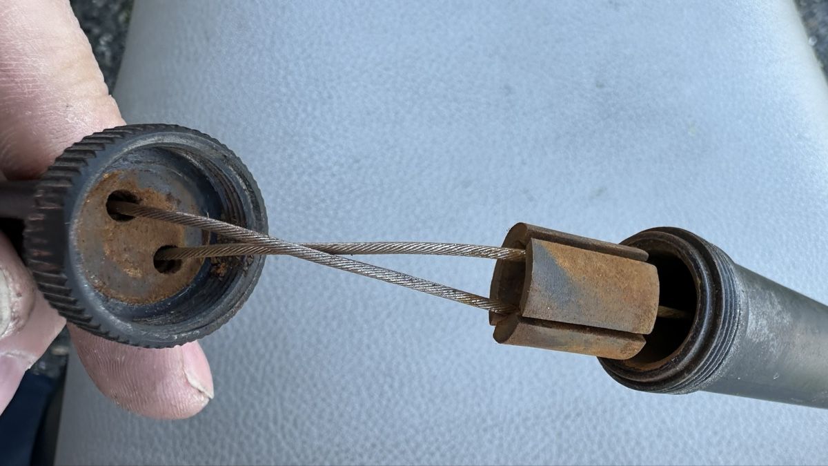 BMW Alle Motorradersatzteile: BMW R2V Choke Seilzug mit Verteiler – Gebraucht aus St-Gingolph von Edgar1920 3