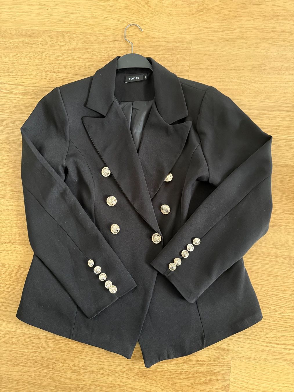 Giacche: Schwarzer Blazer mit Goldknöpfen, Grösse M – Usato da Emmenbrücke venduto da Florentina27 3