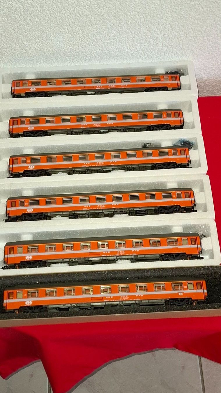 Roco Modellini di ferrovie: Roco : 6 Eurofima Wagen 1. Klasse – Usato da Märwil venduto da Siebenzipfel