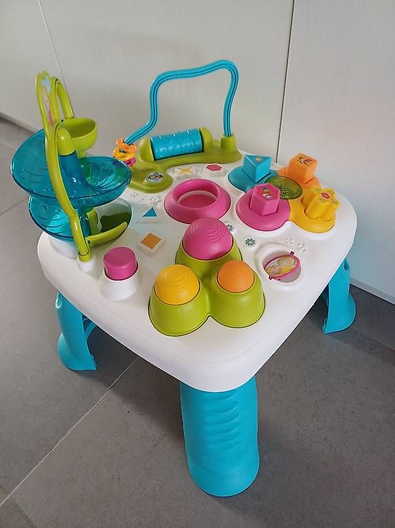 Smoby Jeux: Table d'activités Smoby – D'occasion à Les Bioux par jsr_6b6h