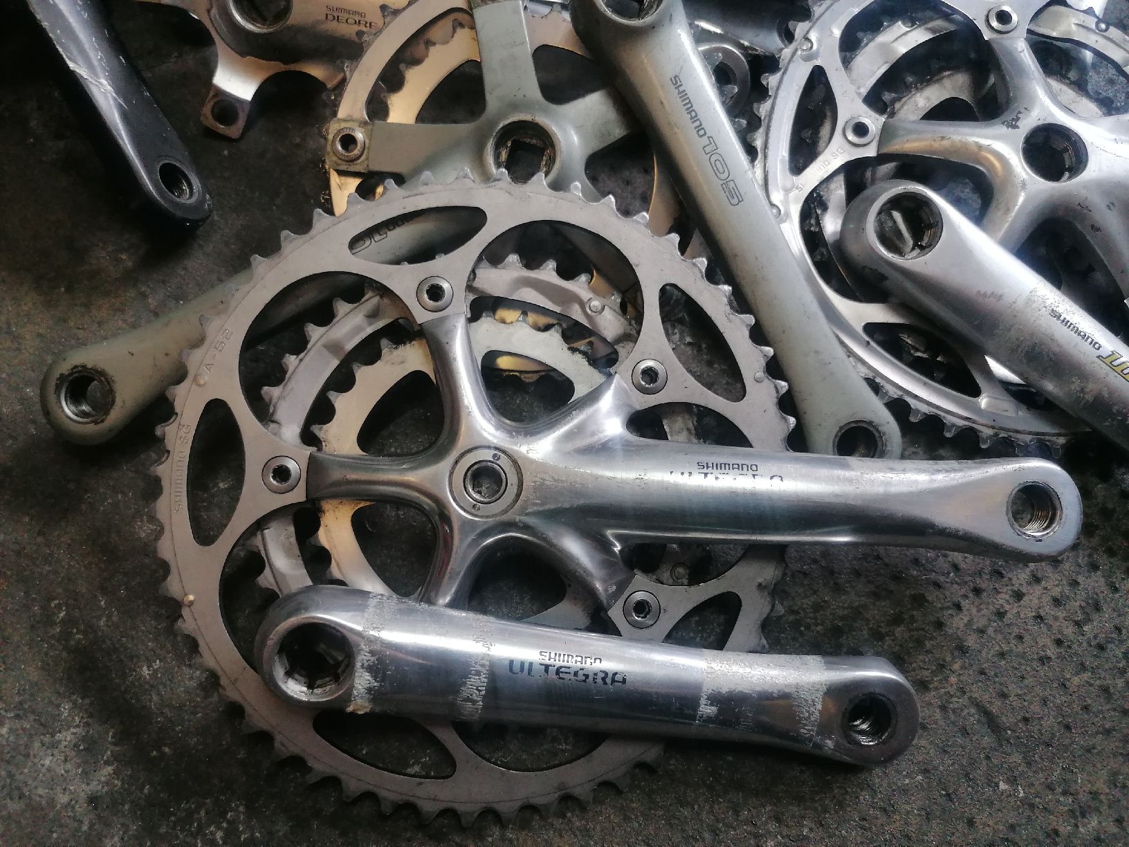 Shimano Ersatzteile: Lot de pédalier Shimano  – Gebraucht aus Lausanne von Frankenstein 2
