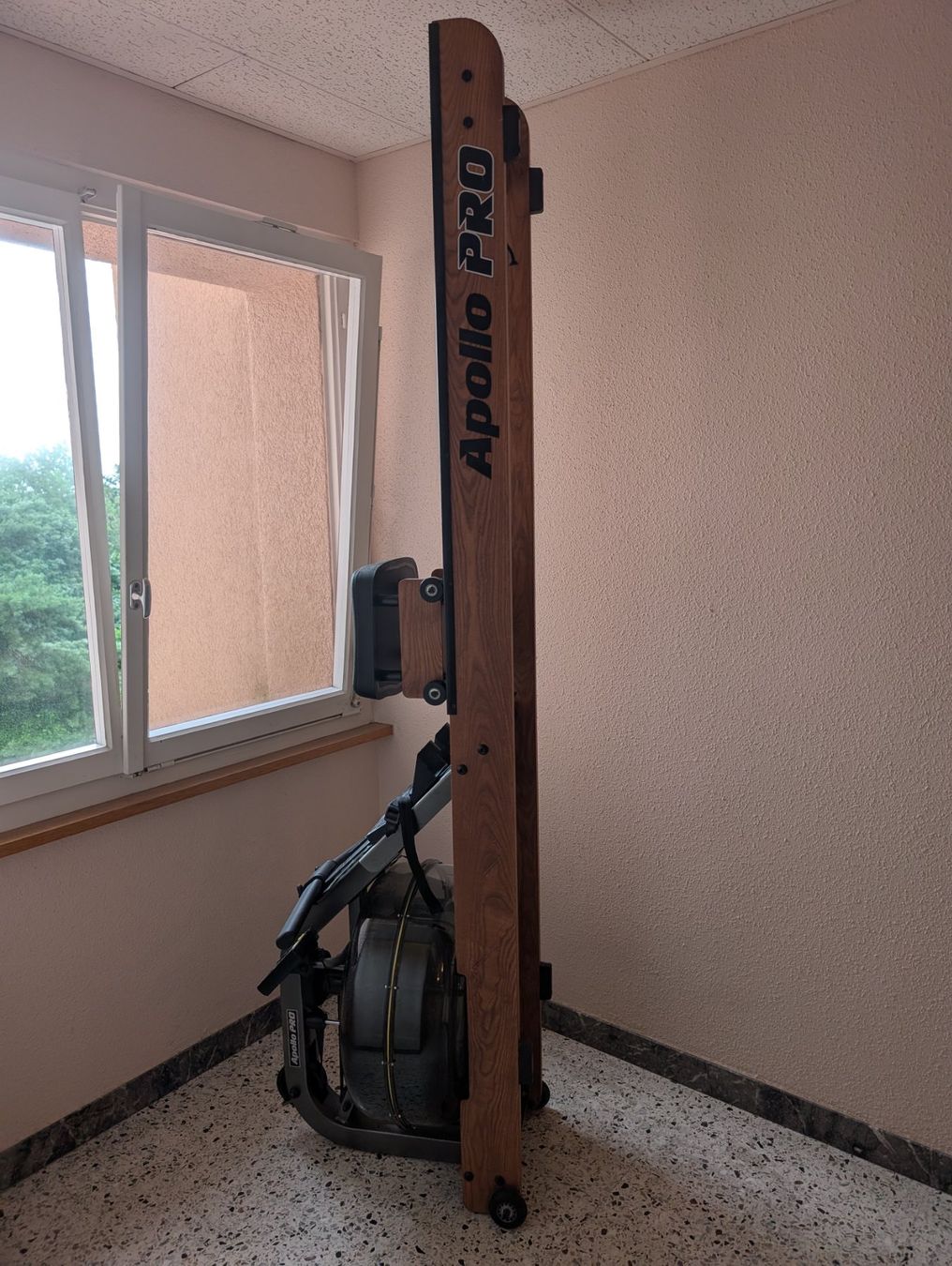 Hometrainer: Apollo Pro Rudergerät, Wasserwiderstand einstellbar. Leise. – Usato da Wittenbach venduto da FleurLaBelle 4
