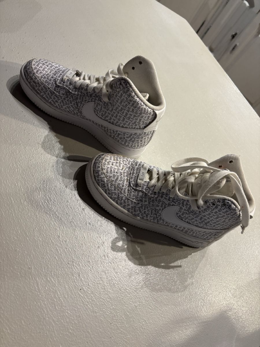 Nike Scarpe da donna: Chaussures  – Nuovo (secondo la descrizione) da Uvrier venduto da lou_dhk8