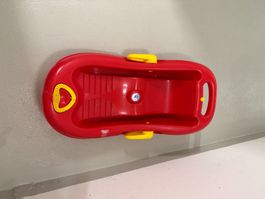 Red children's sled - Roter Kinderschlitten