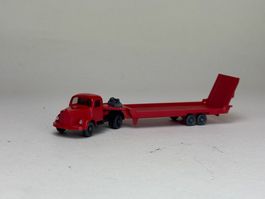 Wiking Mercedes 3500 Schwertransporter rot