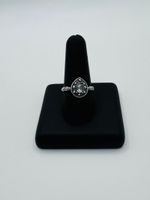 Wunderschöner Ring mit hellem Stein - Grösse: 57