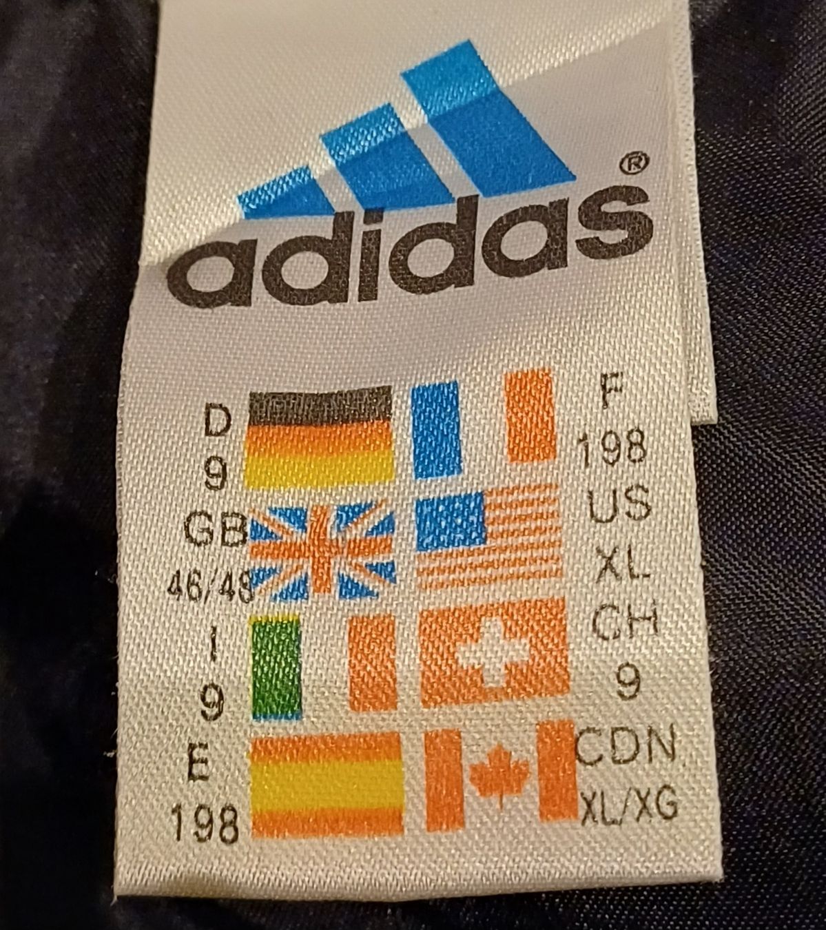 Adidas Giacche: Adidas Vintage Jacke top – Usato da Arth venduto da buepet73 4