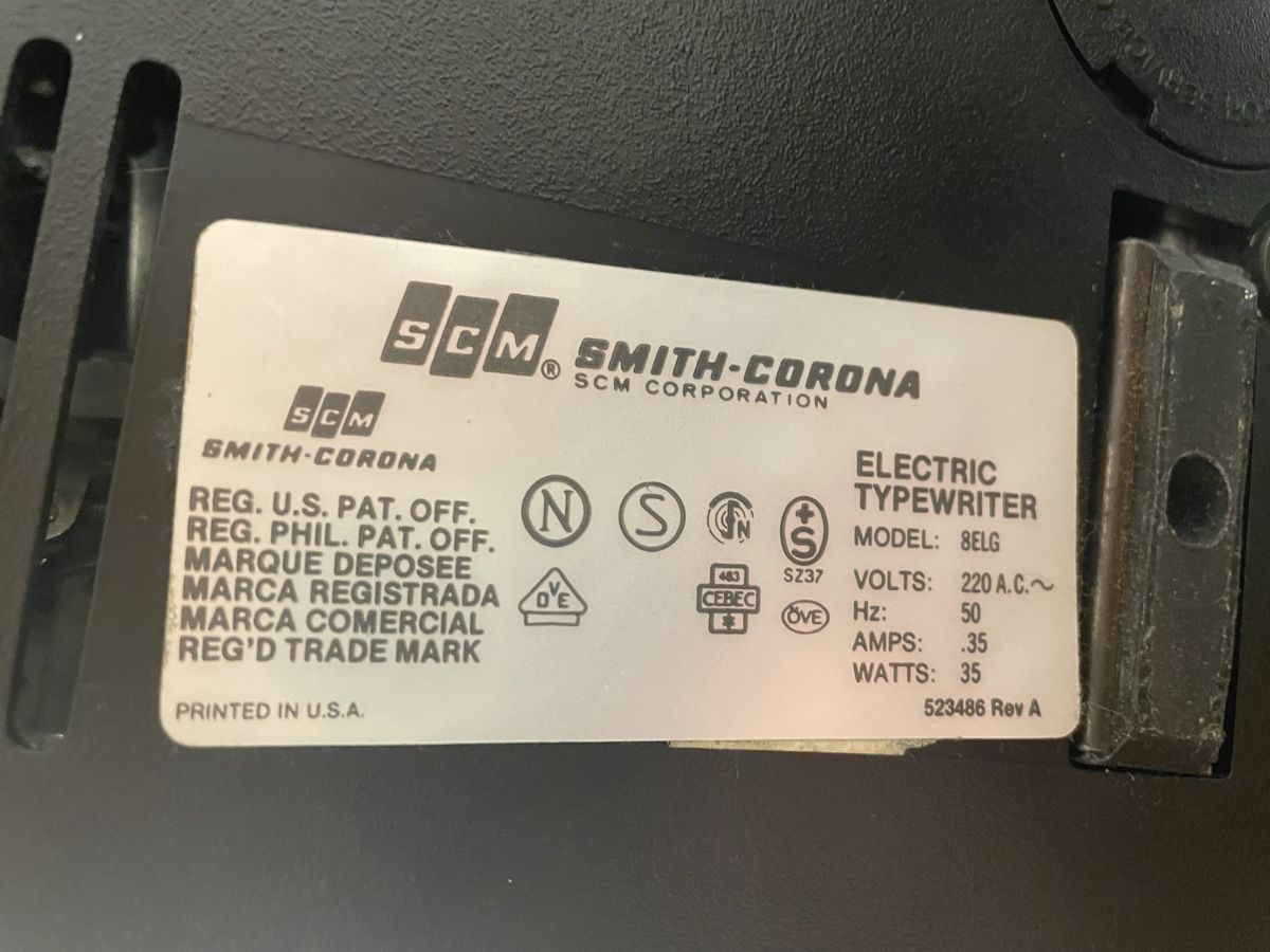 Macchine da scrivere: Machine à écrire électrique Smith Corona vintage – Usato da Vallorbe venduto da gtornado80 5