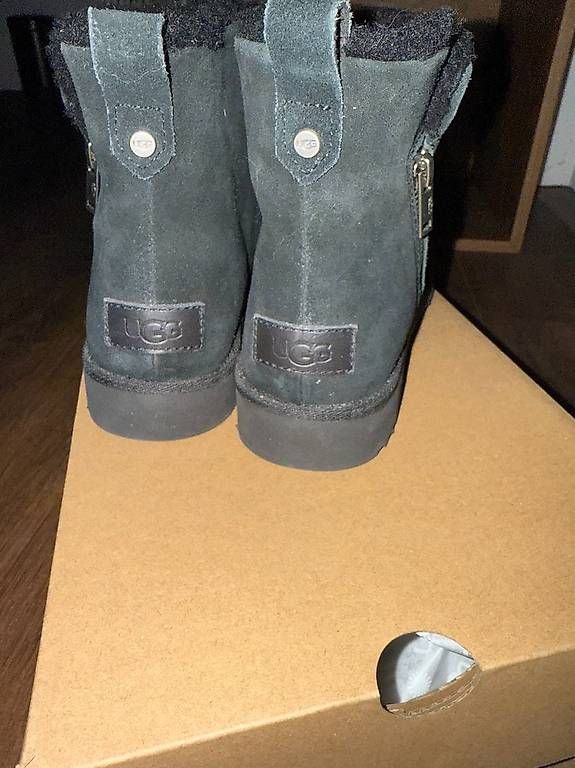 Ugg Scarpe da donna: New UGG ankle boots EUR 39 – Nuovo e nell'imballaggio originale da St-Sulpice VD venduto da juhdu 3