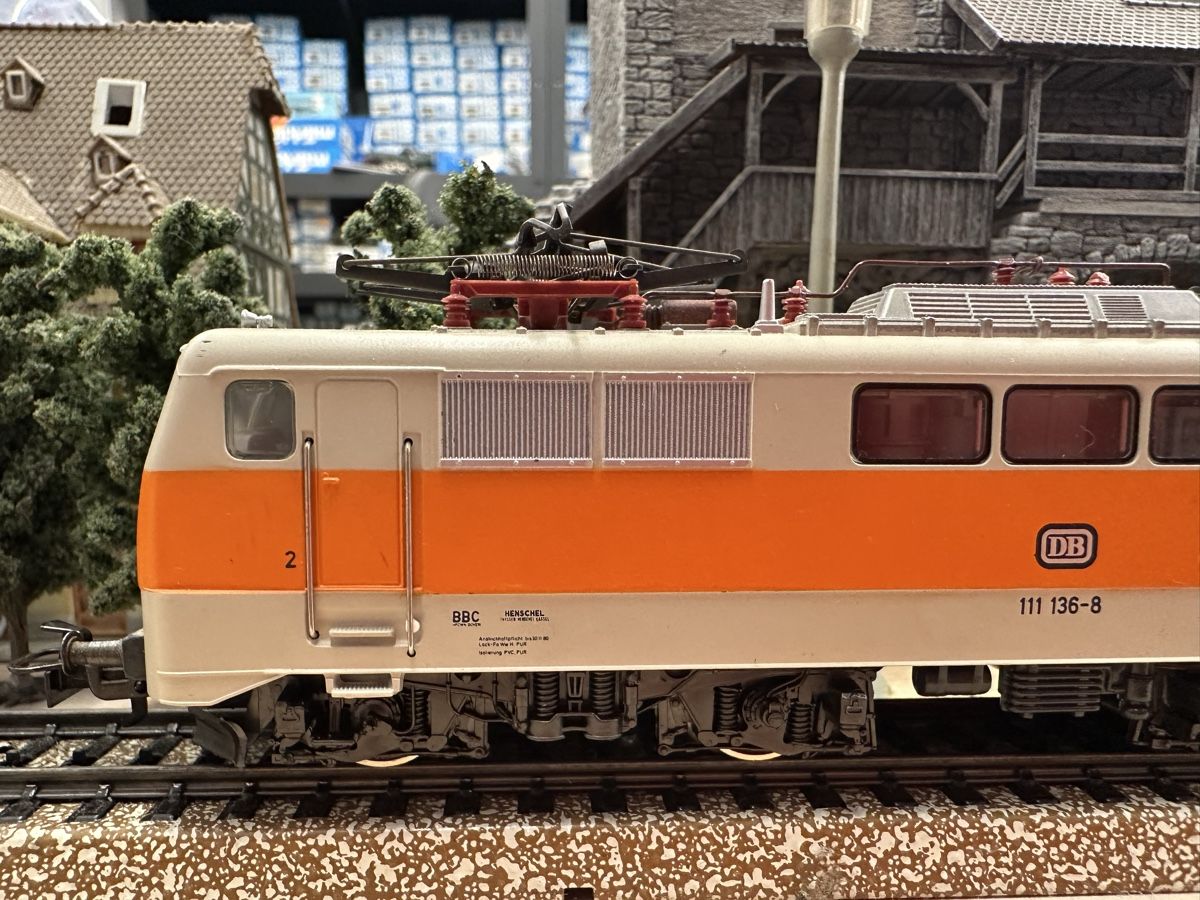 Märklin Modellini di ferrovie: Märklin 3155 DB BR 111 – Usato da Lupsingen venduto da New-Haven 1