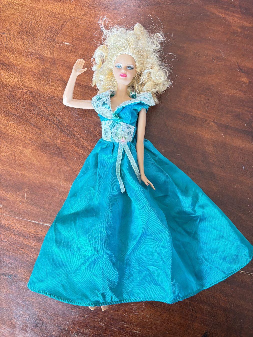 Bambole: Barbie en robe de soirée – Usato da Vufflens-la-Ville venduto da newlifegva 2