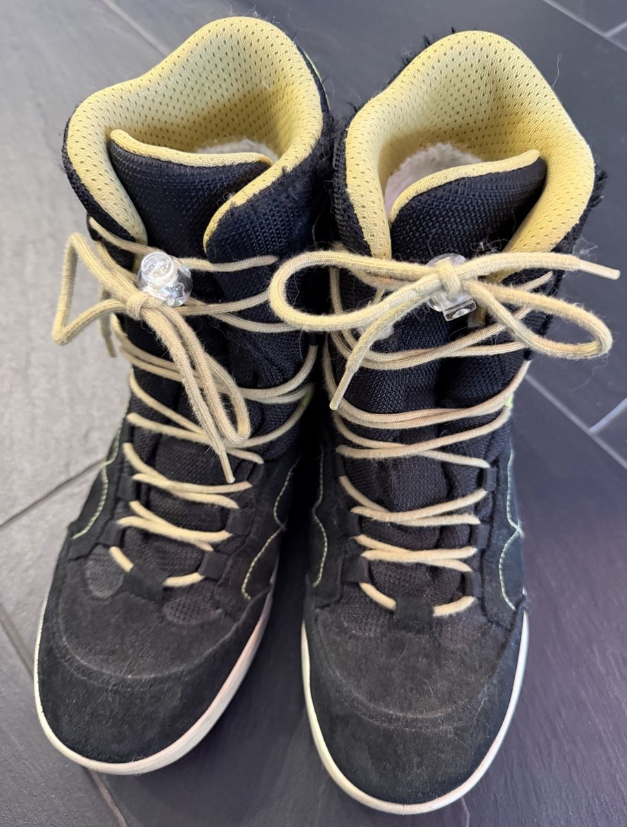 Lowa Schuhe für Jungen: Lowa-Winterstiefel, Grösse 39 – Gebraucht aus Oberentfelden von Barbabella21 1
