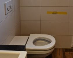 Wand-Klosett Laufen barrierefrei, randlos in top Zustand!