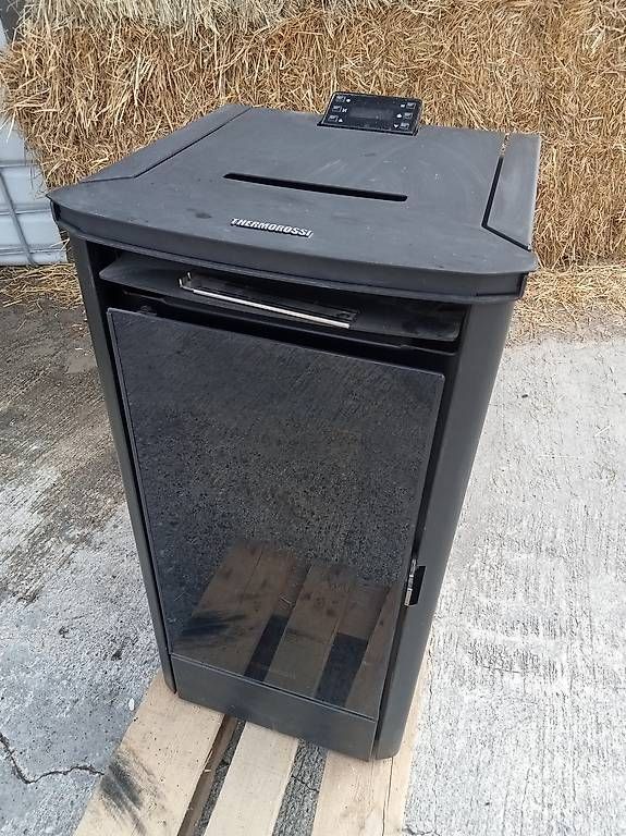 Stufe caminetto: Pellet Ofen Thermorossi Urban Evo – Usato da Rothenburg venduto da Delacom